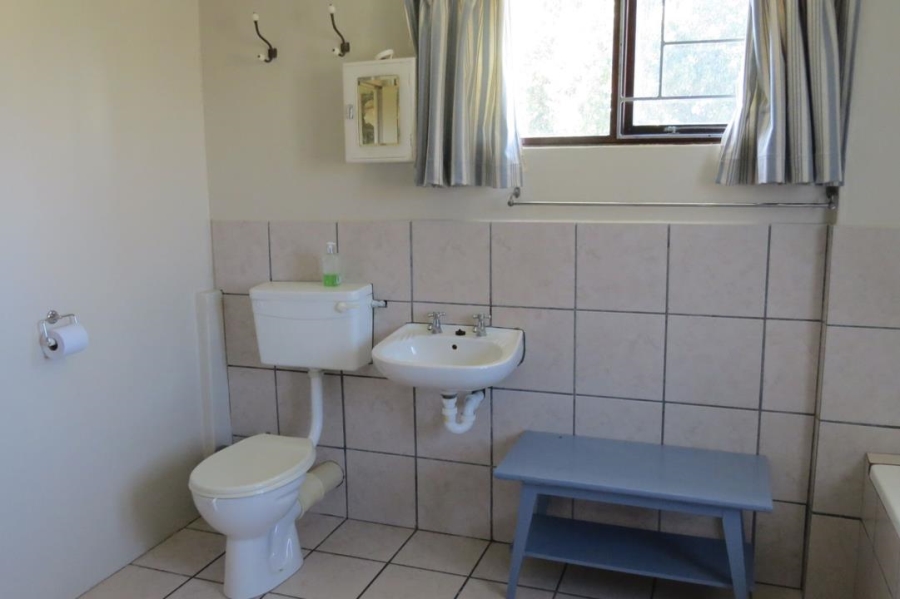 5 Bedroom Property for Sale in Stilbaai Oos Western Cape